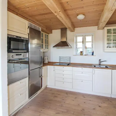 Сasa de vacaciones Eva - 1-5km To The Fjord By Interhome *